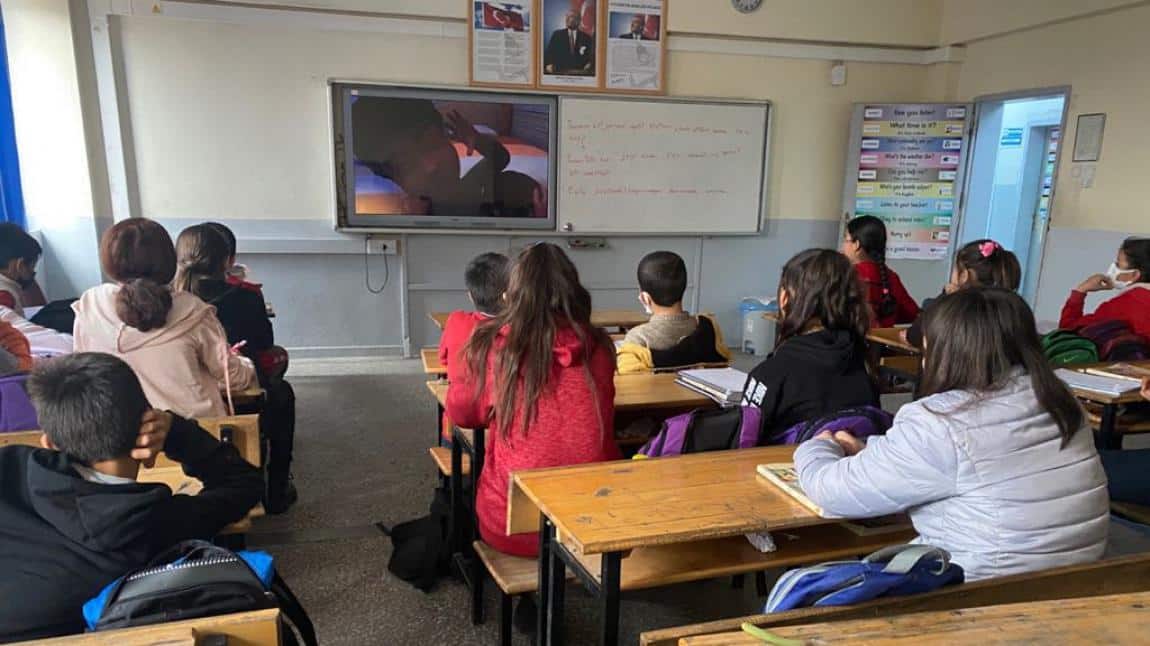 Öğrencilerimize Afet Eğitimi Videoları İzletildi 